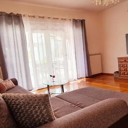 Garden & Sea Apartment *